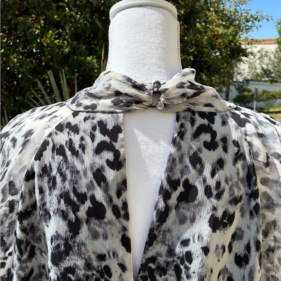 RACHEL Rachel Roy Black and White Leopard Print Short Sleeved Top 3X - Picture 5 of 6